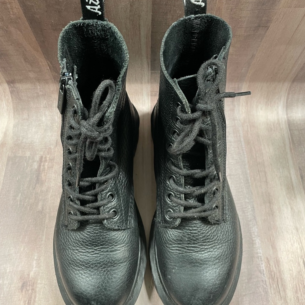 Black Dr. Marten - Picture 4 of 6
